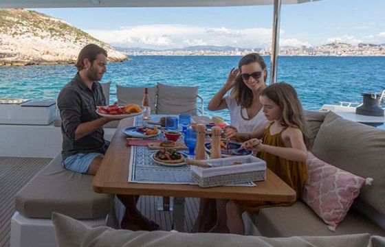 Catamaran Fountaine Pajot Astréa 42 12.58m