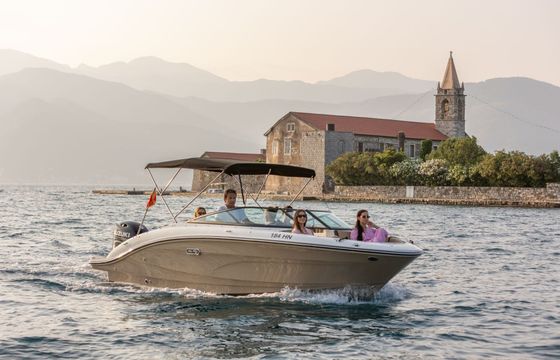 Motorboat Sea Ray 210 Spx 175hp