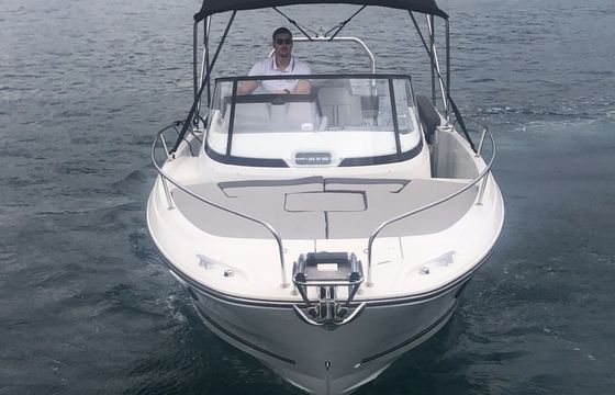 Motorboat Jeanneau Cap Camarat 7.5 WA 300hp