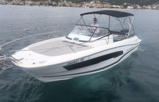 Motorboat Jeanneau Cap Camarat 7.5 WA 300hp