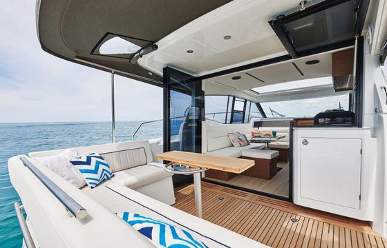 Motorboat Jeanneau NC 37