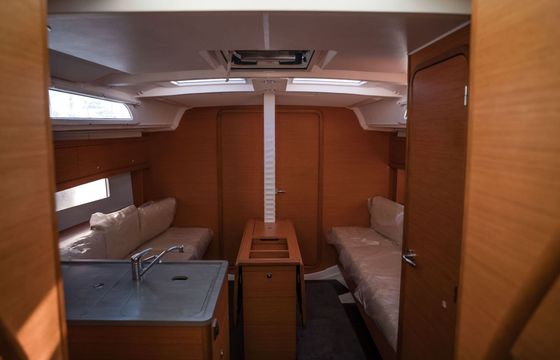 Sailboat Dufour 37 9.99m