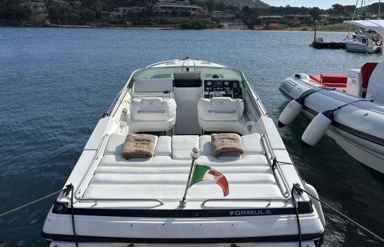 Motorboat Formula 311 SR-1 600hp