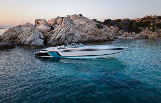 Motorboat Formula 311 SR-1 600hp