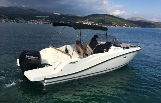 Motorboat Quicksilver Activ 675 Sundeck 150hp