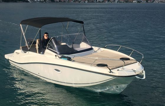 Motorboat Quicksilver Activ 675 Sundeck 150hp