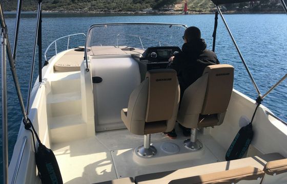 Motorboat Quicksilver Activ 675 Sundeck 150hp