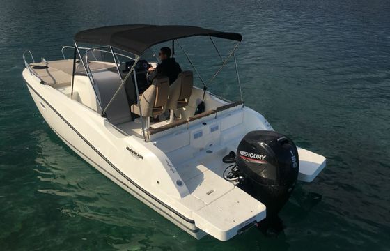 Motorboat Quicksilver Activ 675 Sundeck 150hp