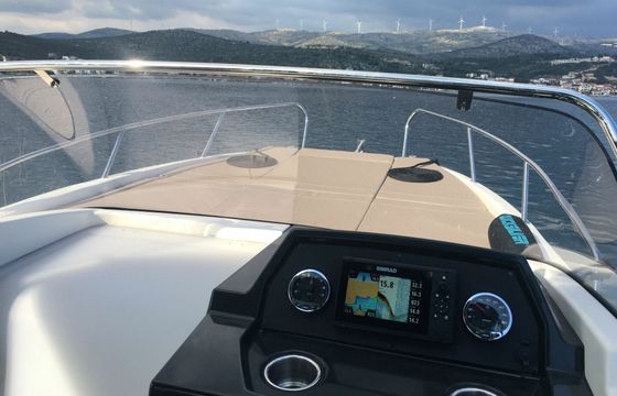 Motorboat Quicksilver Activ 675 Sundeck 150hp