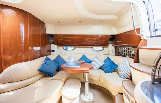 Motorboat FAIRLINE TARGA 43 450hp