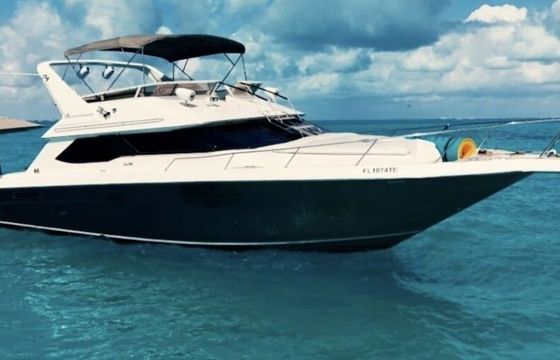 Motorboat Sea Ray Flybridge 1200hp