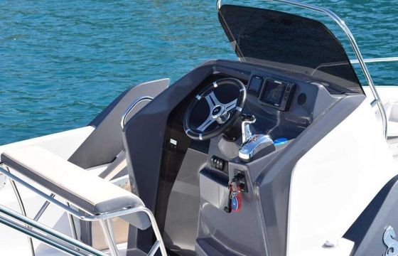 Motorboat Beneteau Flyer 6.6 Spacedeck 200hp