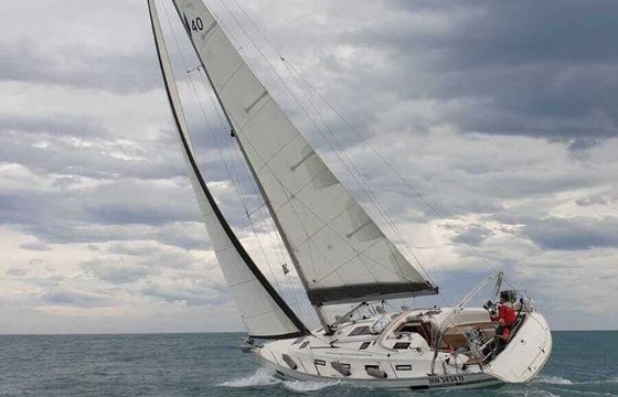 Sailboat Bavaria 40 Cruiser 12m