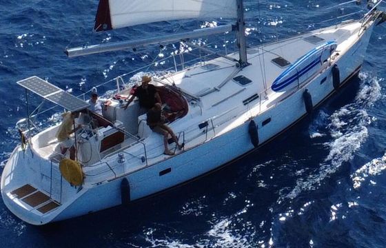 Sailboat Beneteau Oceanis 411 12.5m