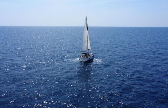 Sailboat Beneteau Oceanis 411 12.5m