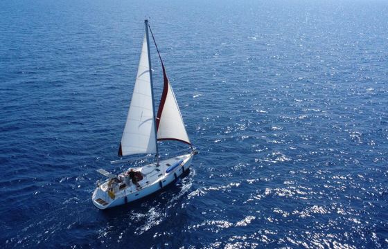 Sailboat Beneteau Oceanis 411 12.5m