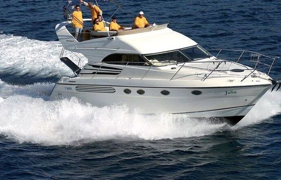 Motorboat FAIRLINE PHANTOM 40 300hp