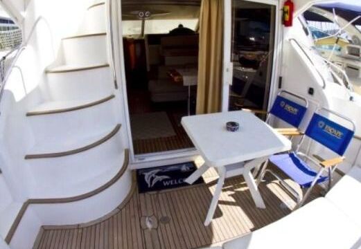 Motorboat FAIRLINE PHANTOM 40 300hp