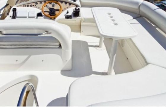 Motorboat FAIRLINE PHANTOM 40 300hp