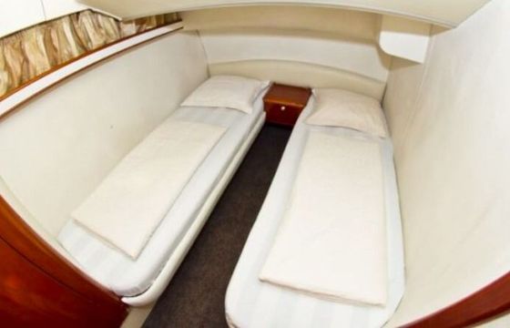 Motorboat FAIRLINE PHANTOM 40 300hp