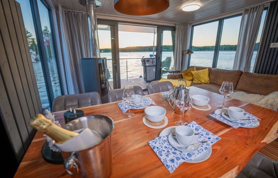 Houseboat WOMA D13