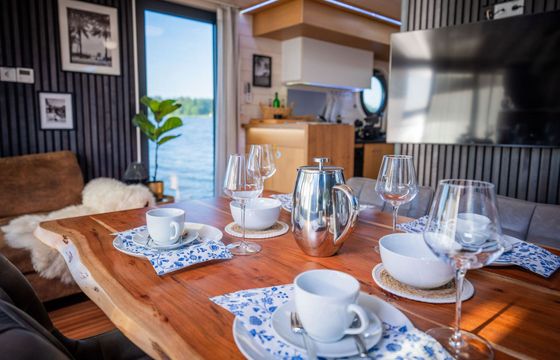 Houseboat WOMA D13