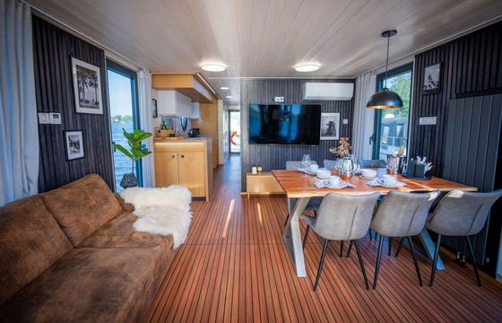 Houseboat WOMA D13
