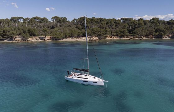 Sailboat JEANNEAU SUN ODYSSEY 350 10.4m
