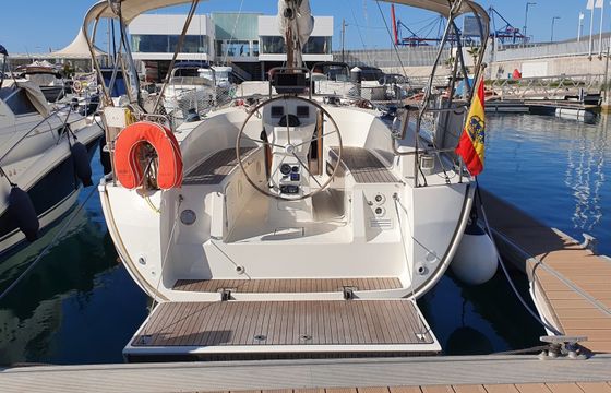 Sailboat BAVARIA 32 Cruiser 10m