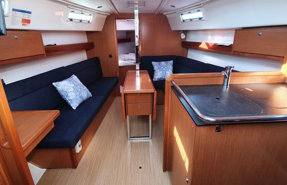 Sailboat BAVARIA 32 Cruiser 10m