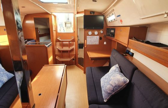 Sailboat BAVARIA 32 Cruiser 10m