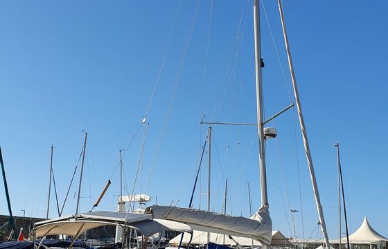 Sailboat BAVARIA 32 Cruiser 10m
