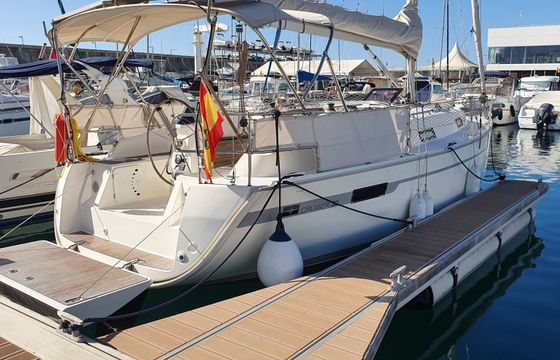 Sailboat BAVARIA 32 Cruiser 10m
