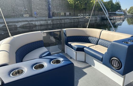 Motorboat Swiss Boat Starlounger 8,5 150hp