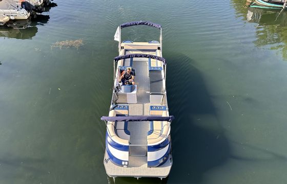 Motorboat Swiss Boat Starlounger 8,5 150hp