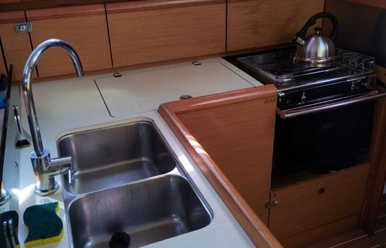 Sailboat Jeanneau Sun Odyssey 379 11.34m