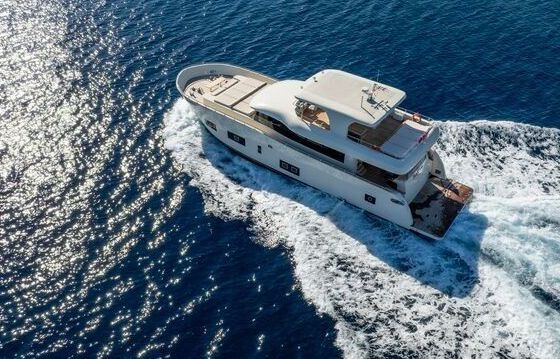 Motor yacht Up to Date 2024 400hp