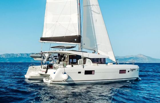 Catamaran LAGOON 42 12.8m