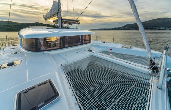 Catamaran LAGOON 42 12.8m