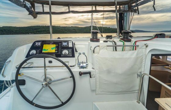 Catamaran LAGOON 42 12.8m
