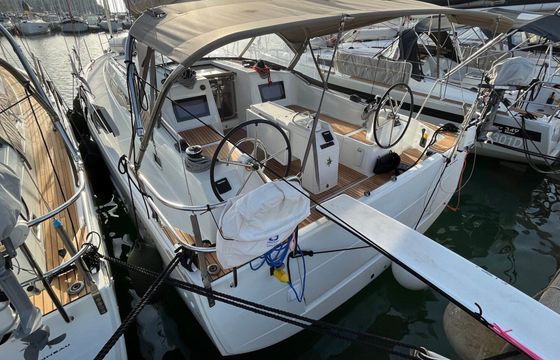Sailboat Jeanneau Sun Odyssey 410 12.05m