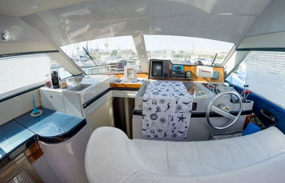 Motorboat FERRETTI 39 FLY 800hp