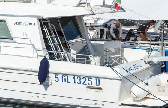 Motorboat FERRETTI 39 FLY 800hp