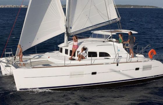 Catamaran Lagoon 380 11m