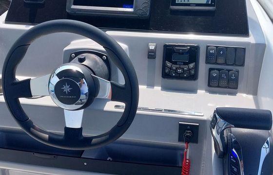Motorboat Jeanneau Cap Camarat 7.5 WA 250hp