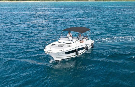 Motorboat Jeanneau Cap Camarat 7.5 WA 250hp