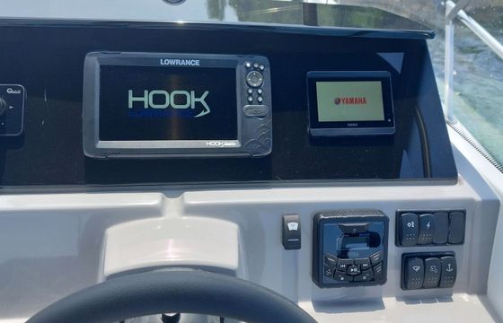 Motorboat Jeanneau Cap Camarat 7.5 WA 250hp