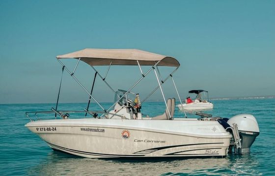 Motorboat Jeanneau Cap camarat sin licencia 40hp
