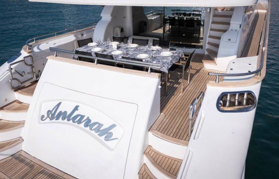Motor yacht Maiora 90 3800hp