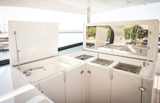 Motor yacht Maiora 90 3800hp